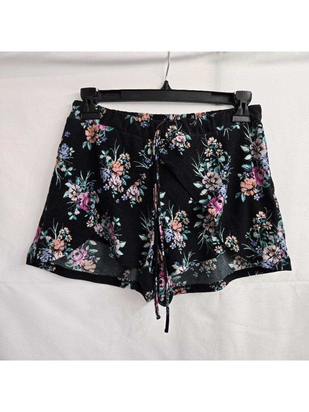 Kristen Nicole Black Floral Faux Skirt Skort Strecth Short Women's Size Medium